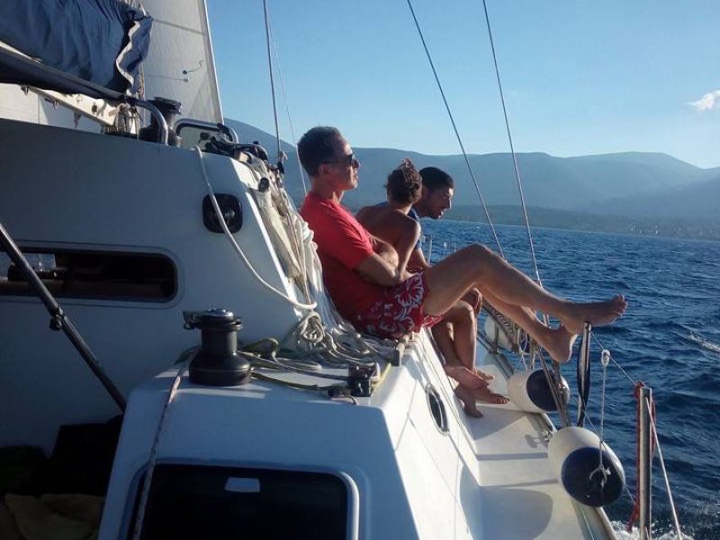 Catamaran Maui (Petrachi 32) Deck